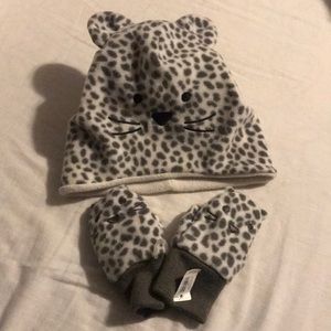 BabyGap hat and mitten set XS/S